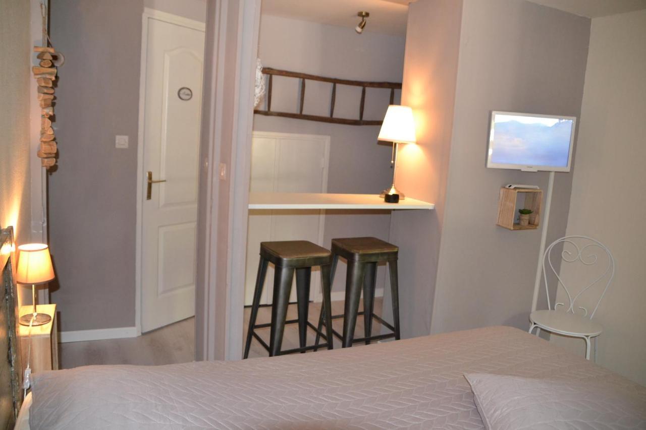 Maison Sous Le Pont Bed & Breakfast Meyras Luaran gambar