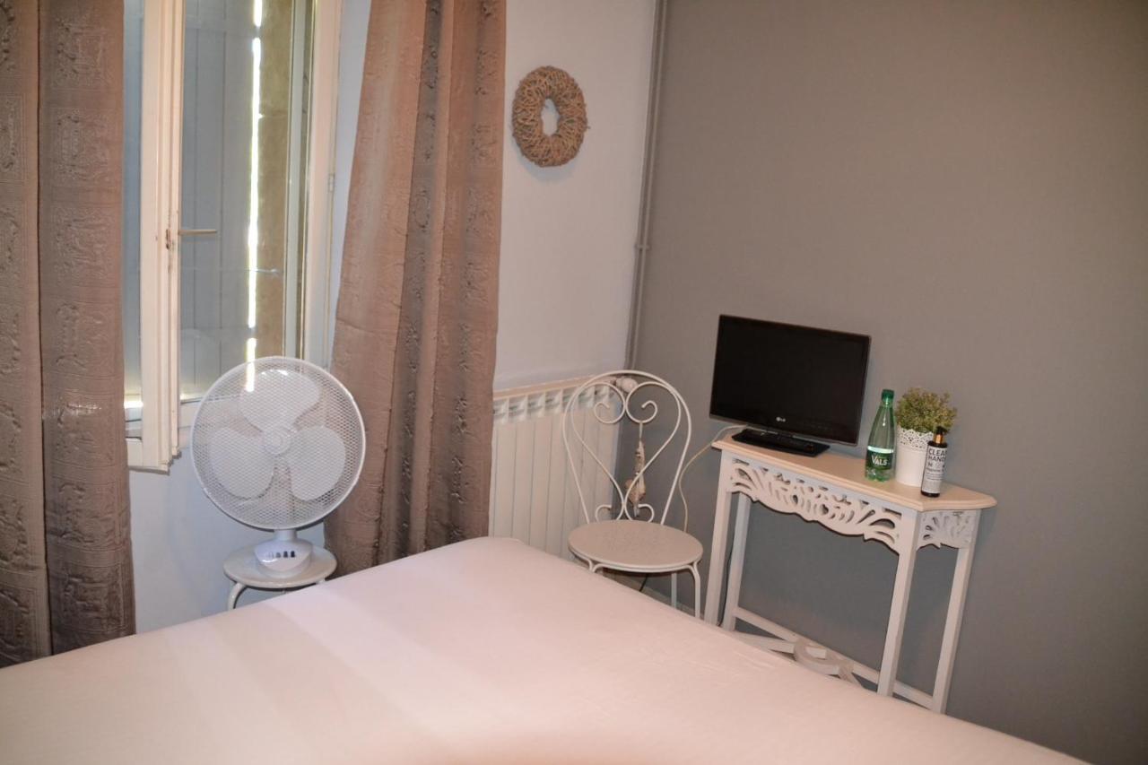 Maison Sous Le Pont Bed & Breakfast Meyras Luaran gambar