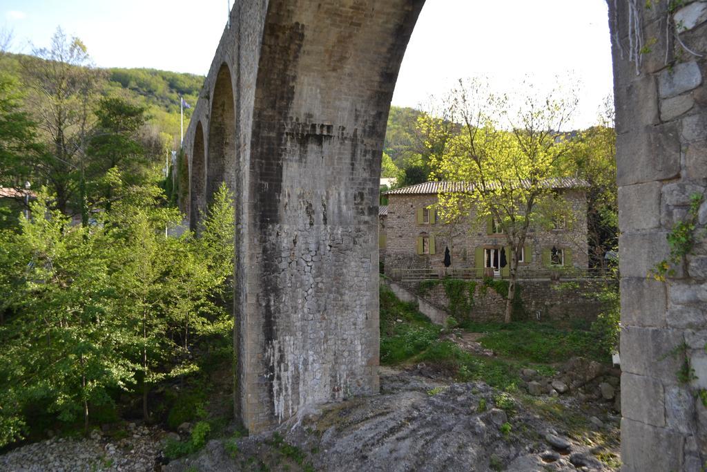 Maison Sous Le Pont Bed & Breakfast Meyras Luaran gambar