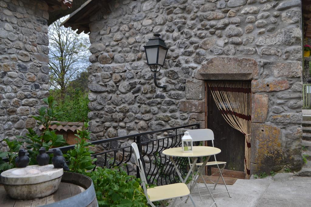 Maison Sous Le Pont Bed & Breakfast Meyras Luaran gambar